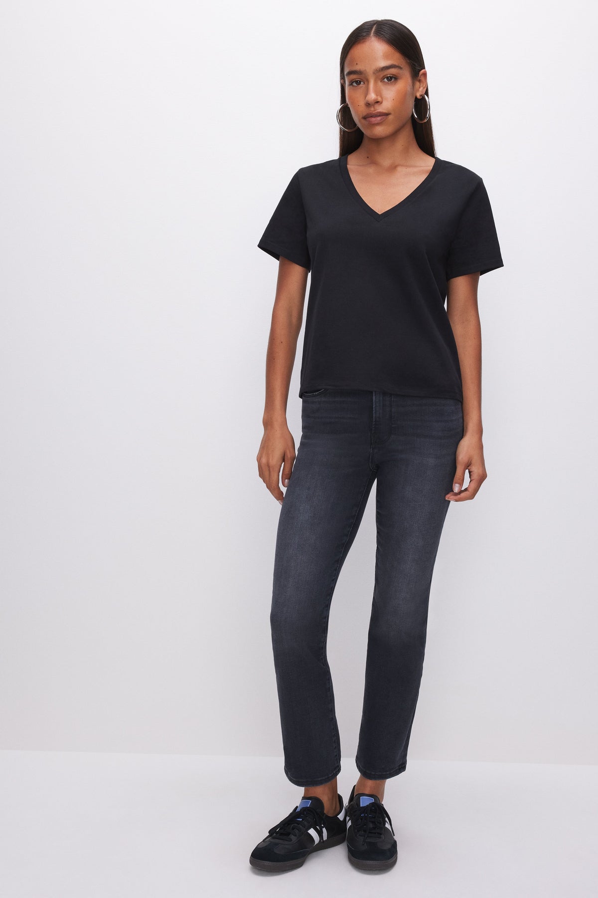 Premium COTTON CLASSIC V-NECK TEE BLACK001