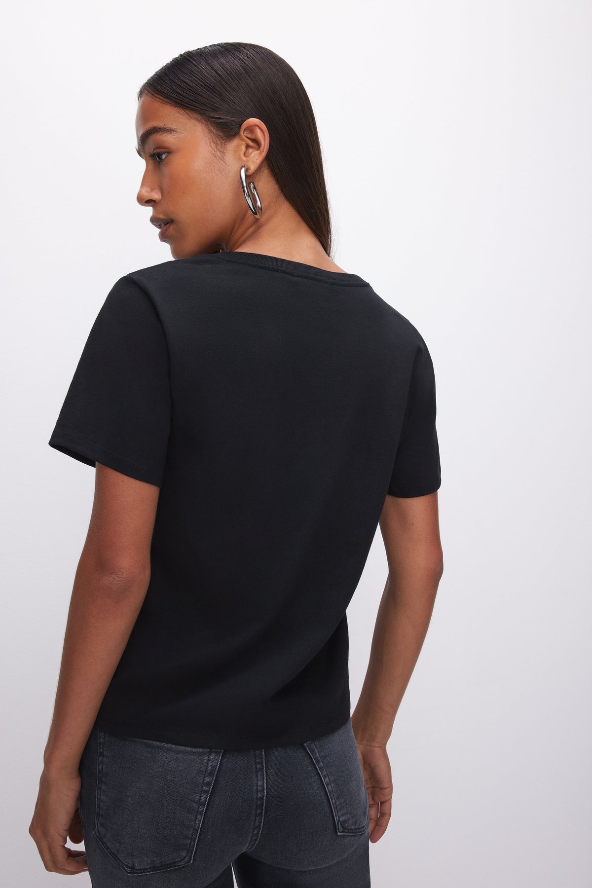 Premium COTTON CLASSIC V-NECK TEE BLACK001