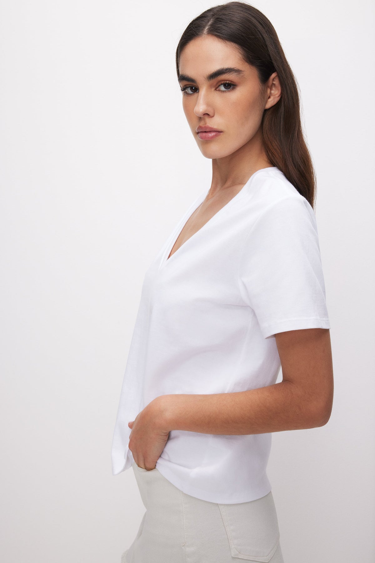Premium COTTON CLASSIC V-NECK TEE WHITE001
