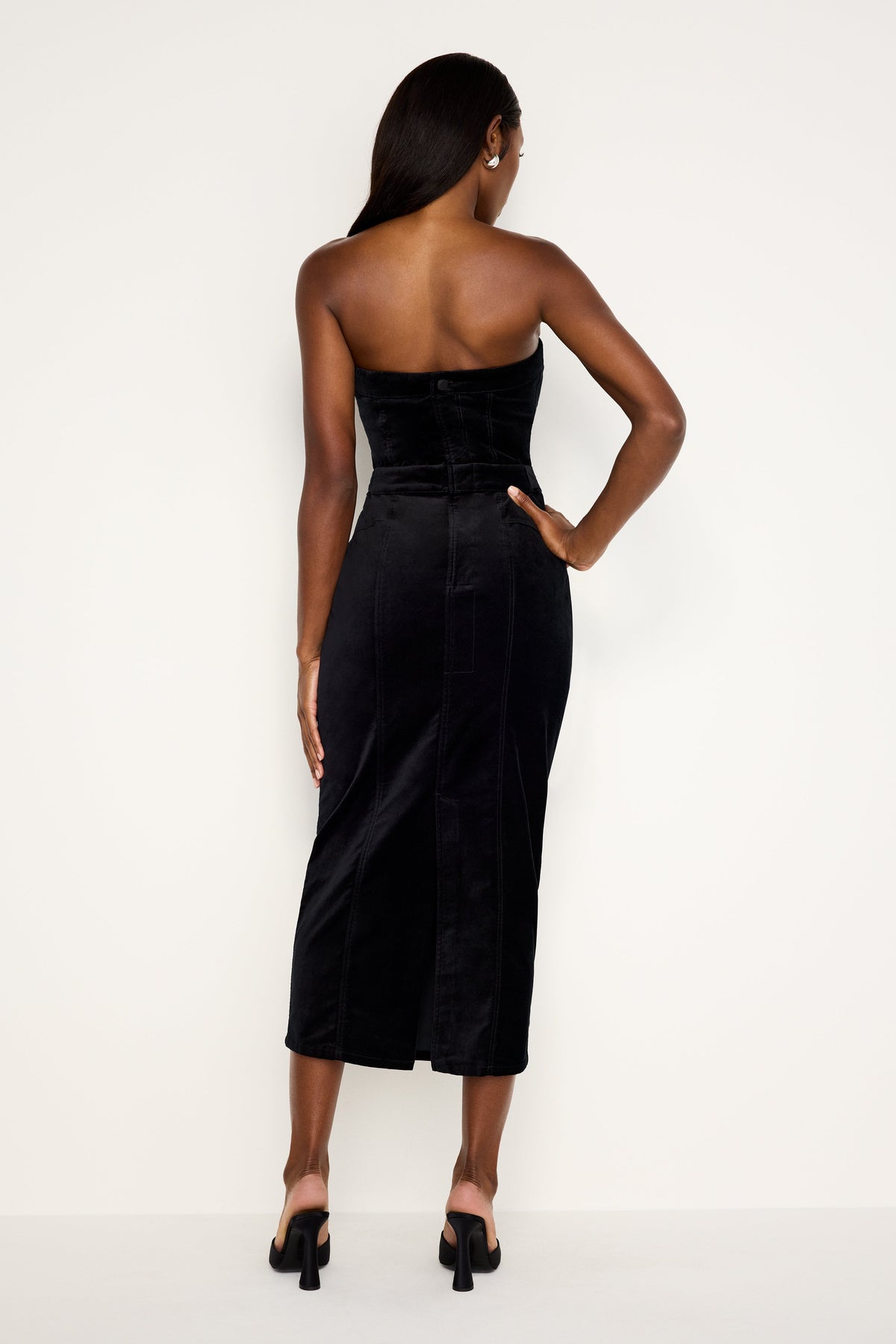 Premium FIT FOR SUCCESS STRAPLESS VELVET DRESS BLACK001