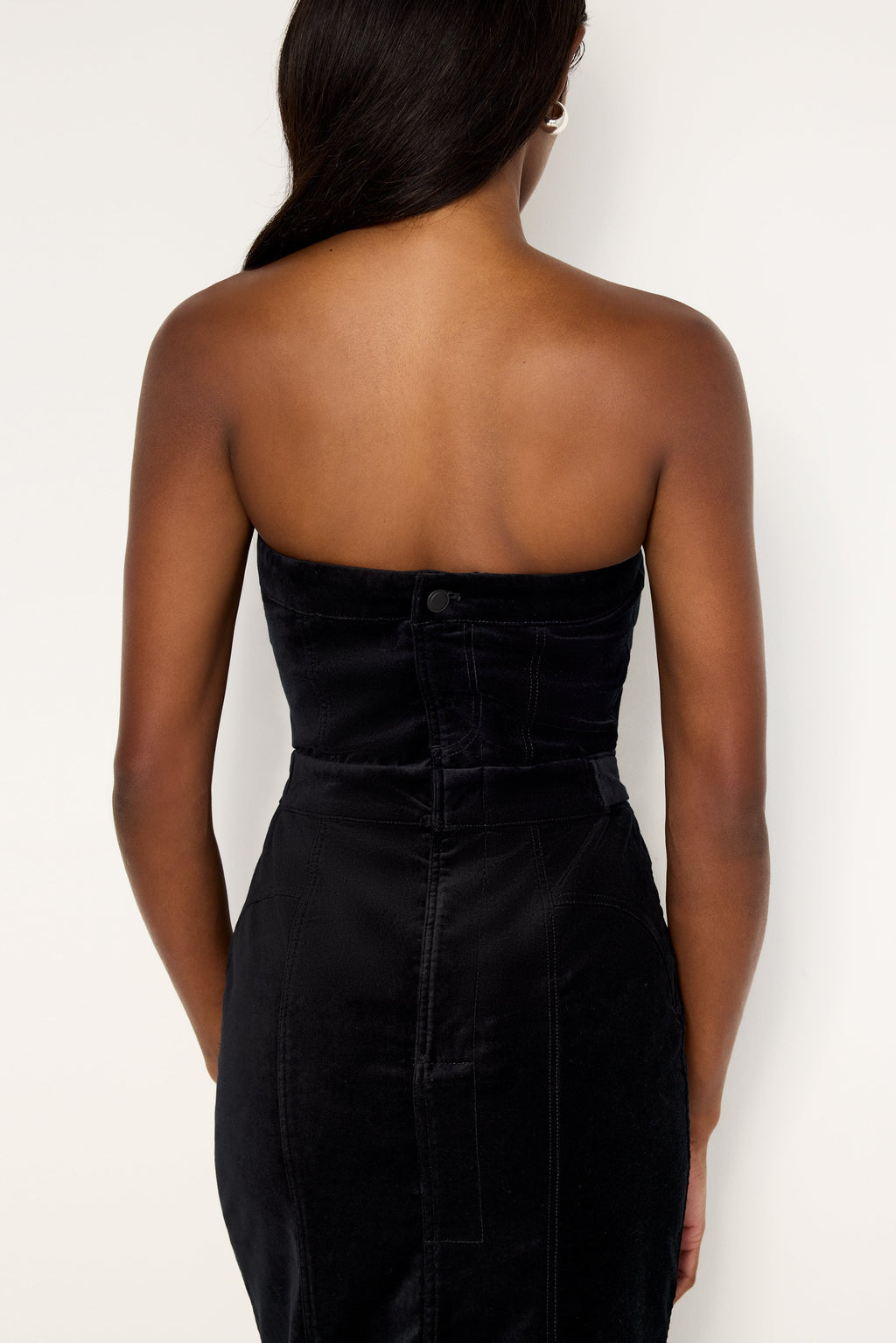 Premium FIT FOR SUCCESS STRAPLESS VELVET DRESS BLACK001