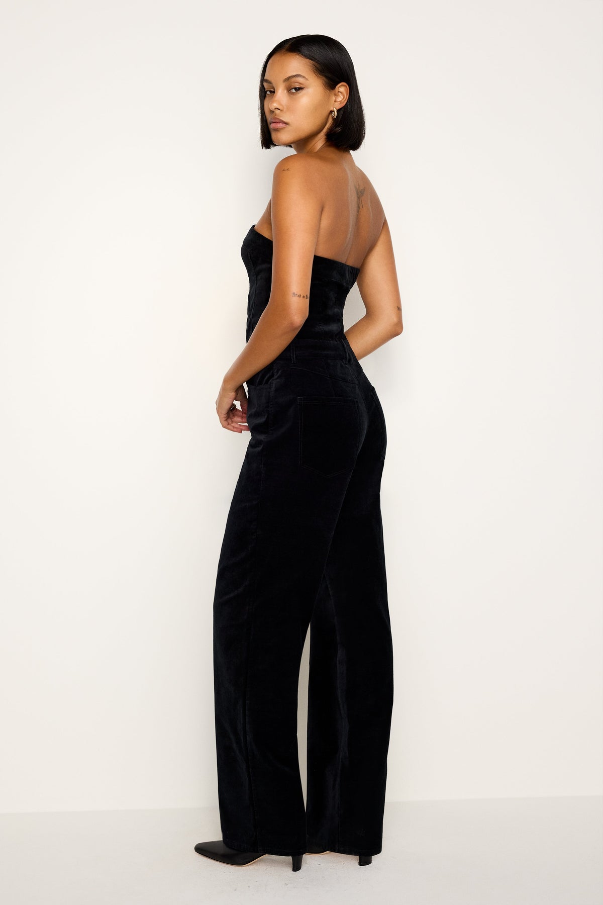 Premium FIT FOR SUCCESS STRAPLESS VELVET JUMPSUIT BLACK001