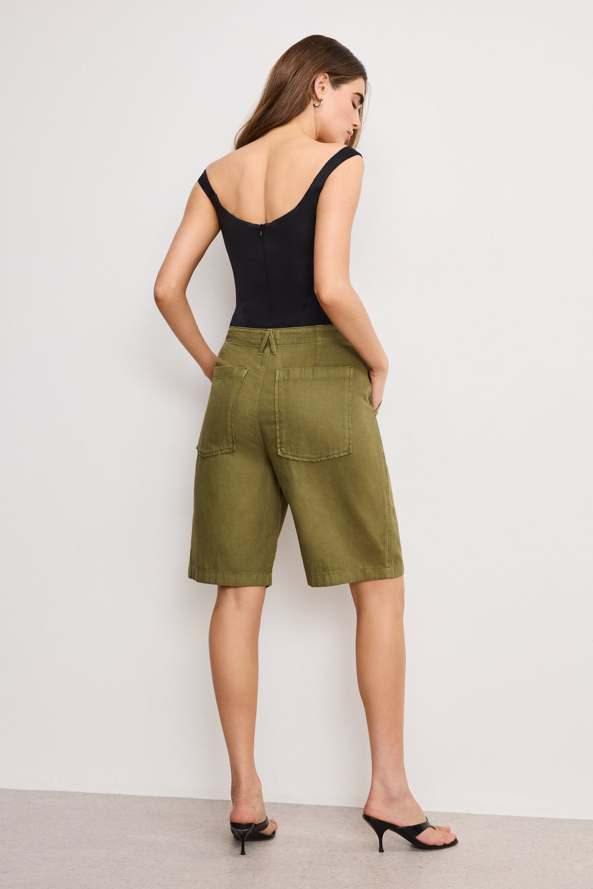 Premium LITE LINEN BERMUDA SHORT MARTINI OLIVE002