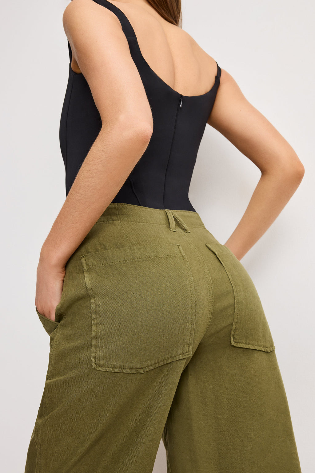 Premium LITE LINEN BERMUDA SHORT MARTINI OLIVE002