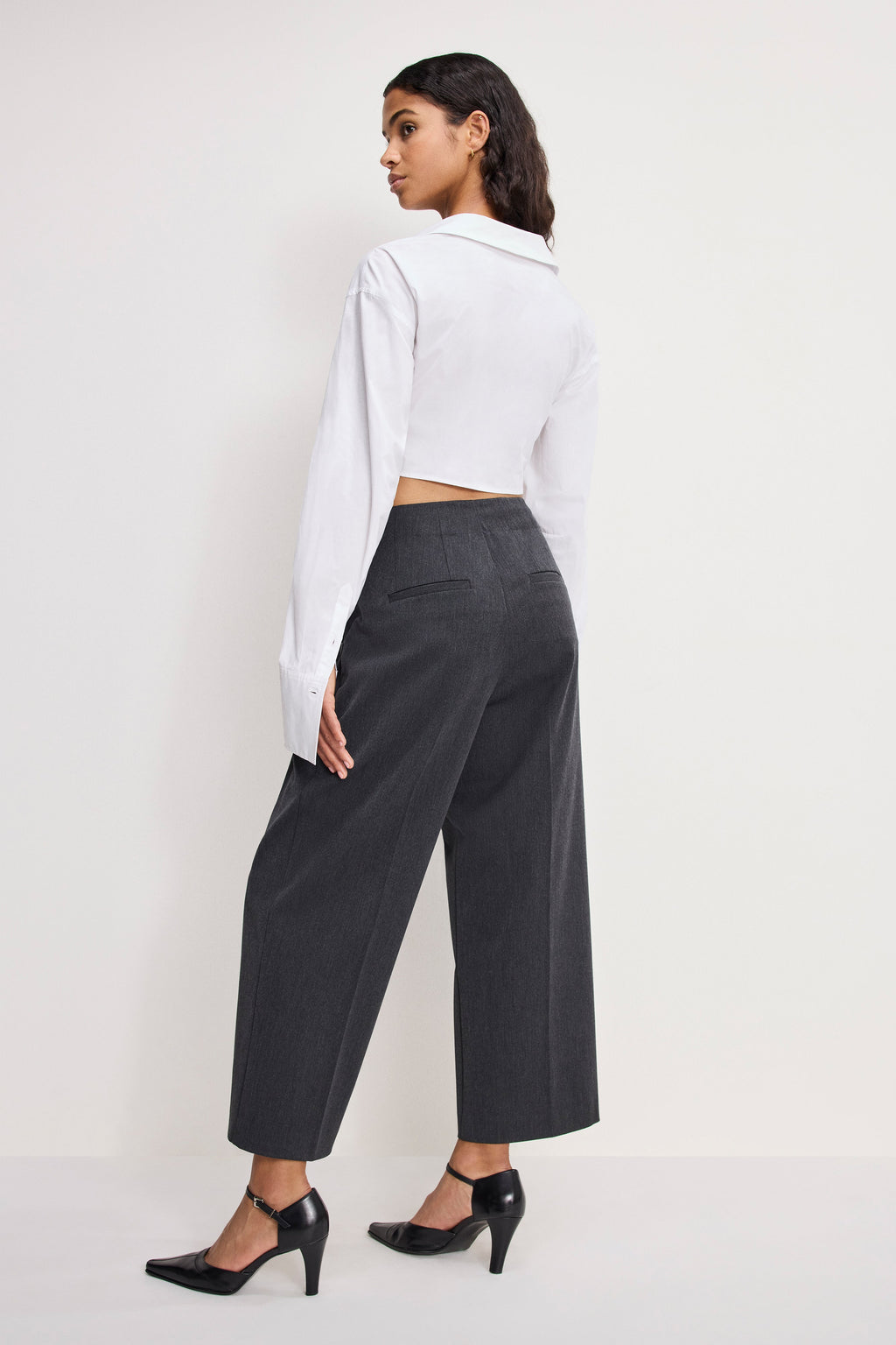 Premium ESSENTIAL SUITING PLEATED CROPPED TROUSERS DARK HEATHER GRAY