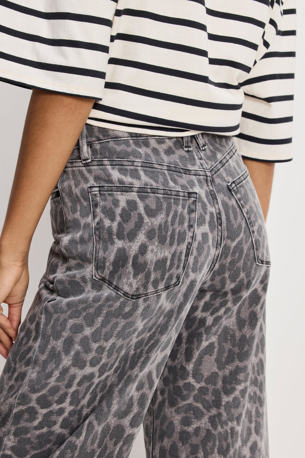 Premium GOOD BARREL JEANS GREY LUCKY LEOPARD