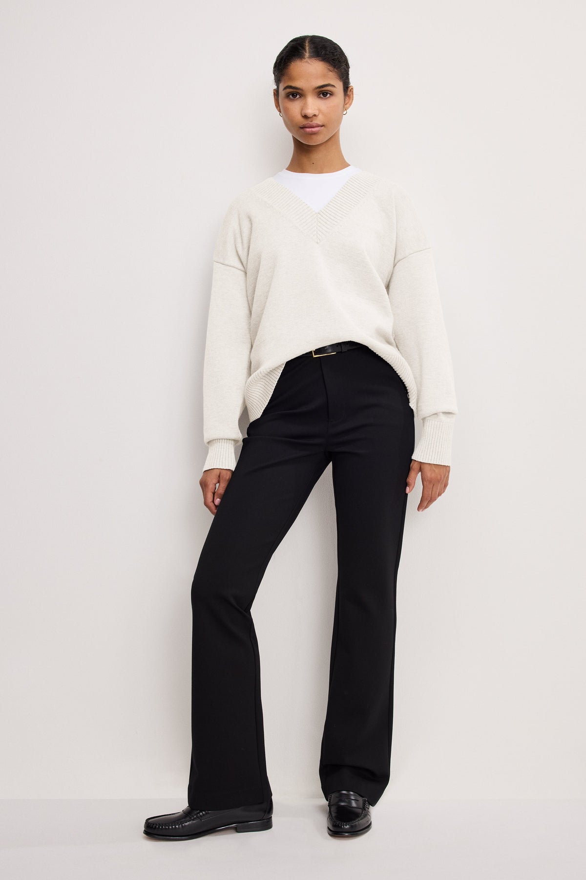 Premium DEEP V KNIT SWEATER VANILLA001