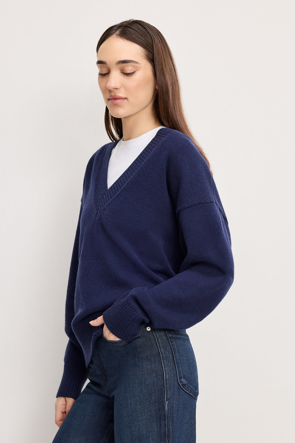 Premium DEEP V KNIT SWEATER HORIZON INK