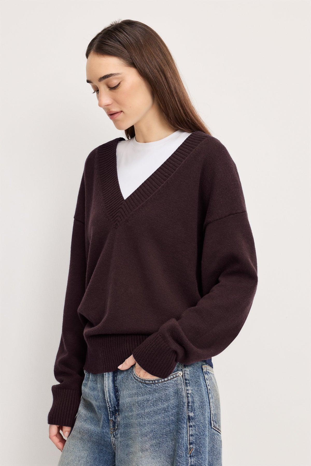 Premium DEEP V KNIT SWEATER BARK003