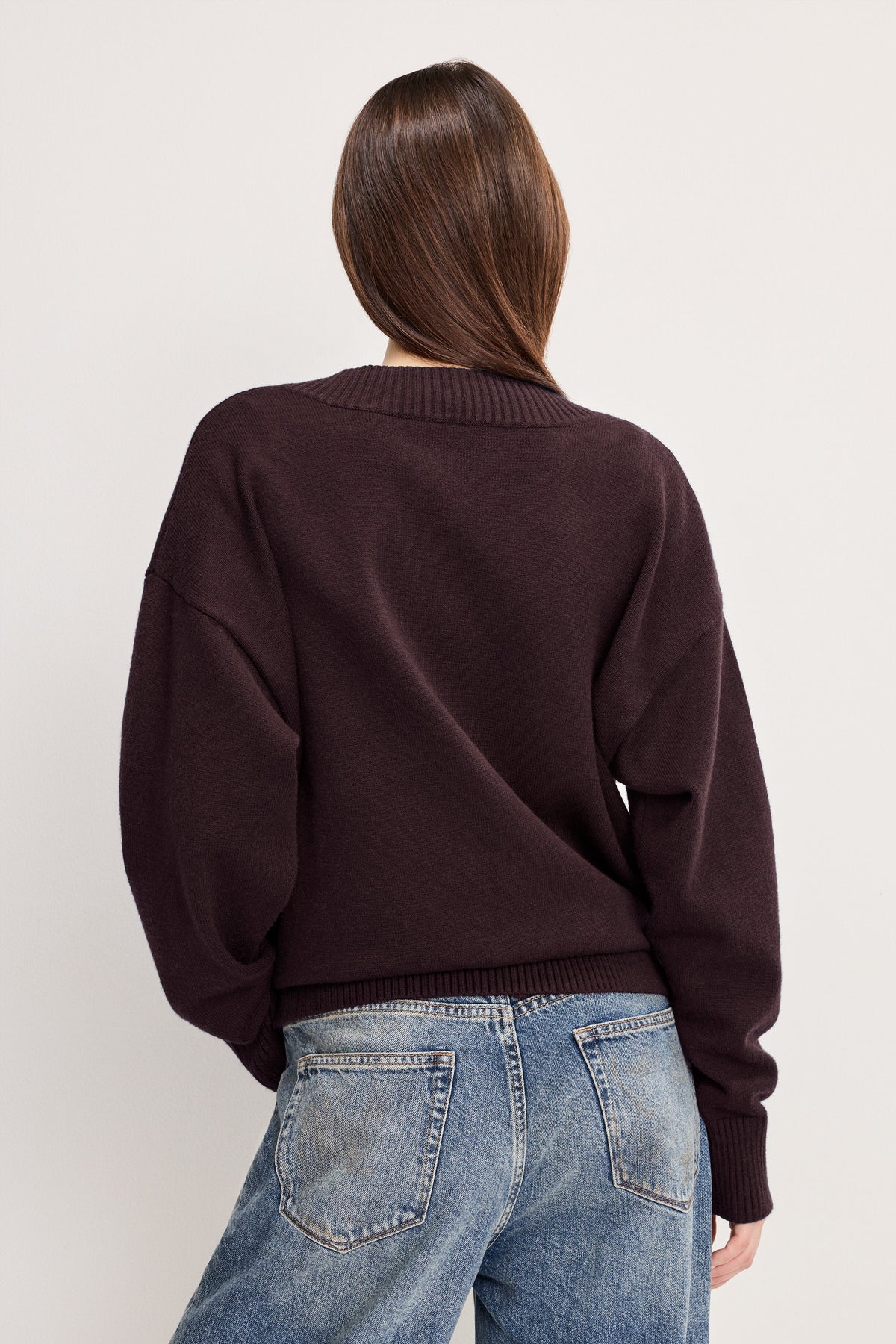 Premium DEEP V KNIT SWEATER BARK003