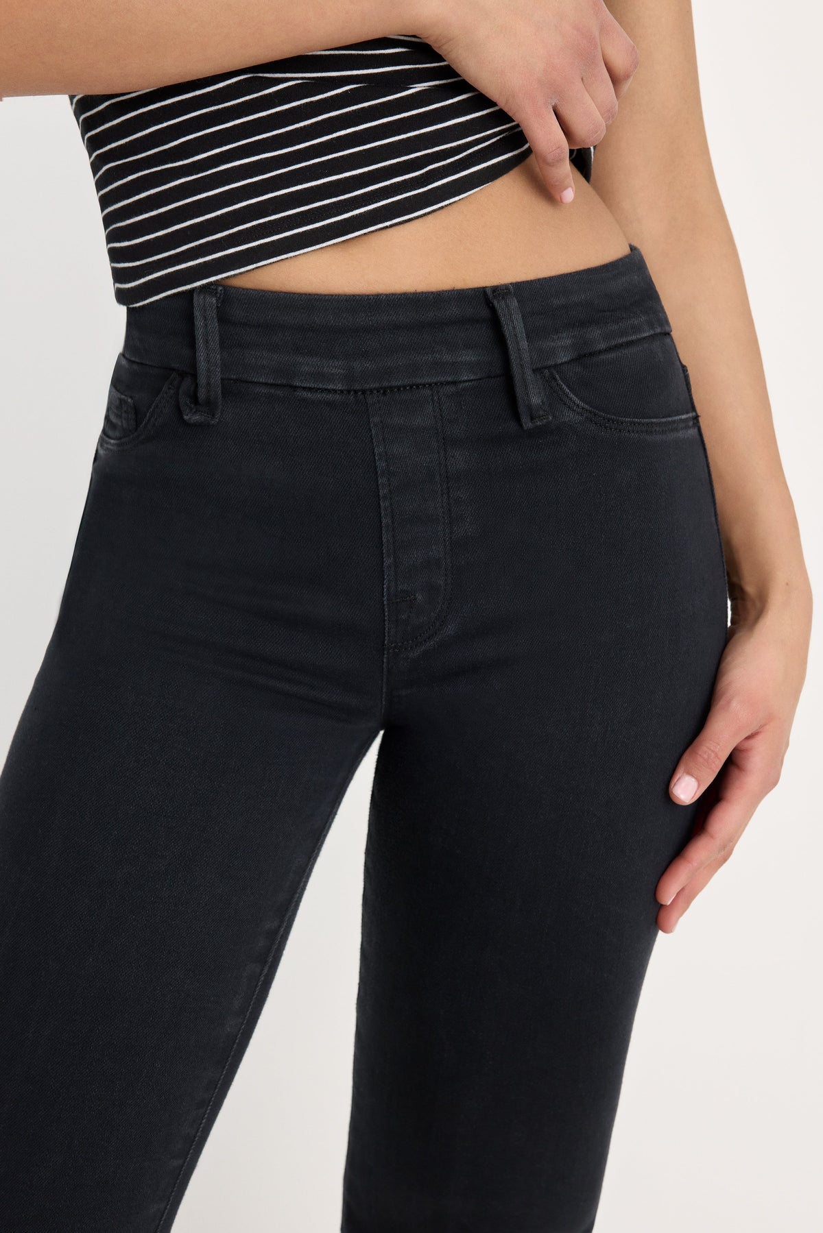 Premium POWER STRETCH PULL-ON FLARE JEANS BLACK001
