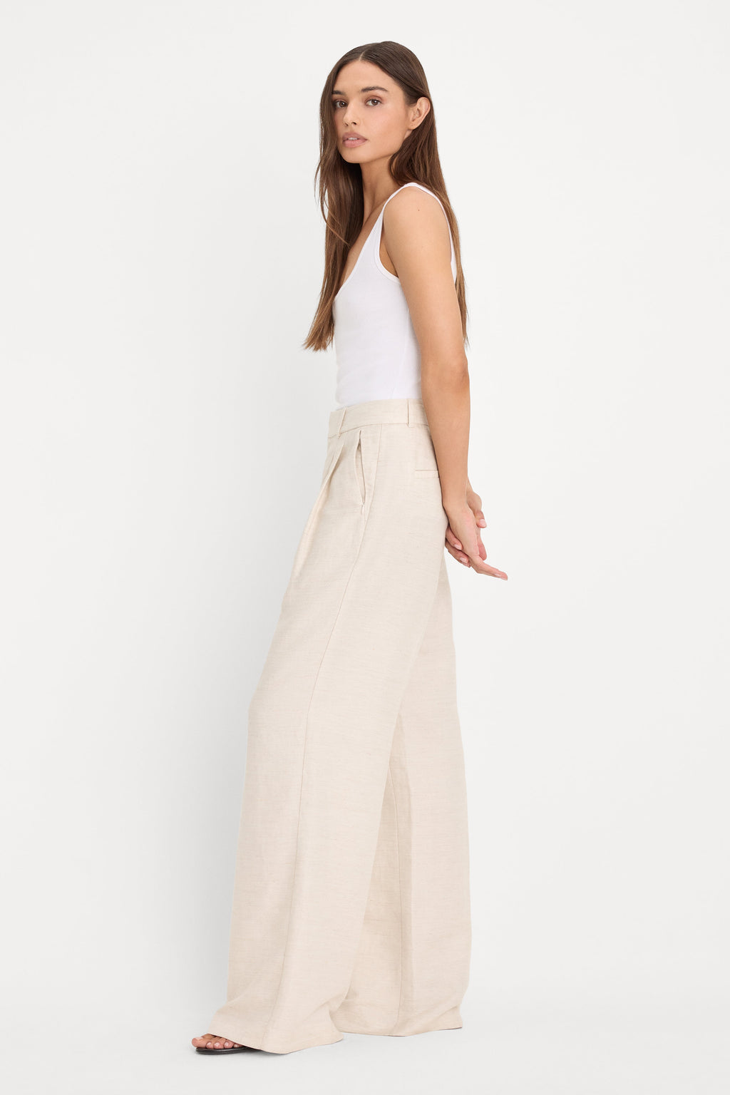 Premium THE RELAXED LINEN TROUSER OAT