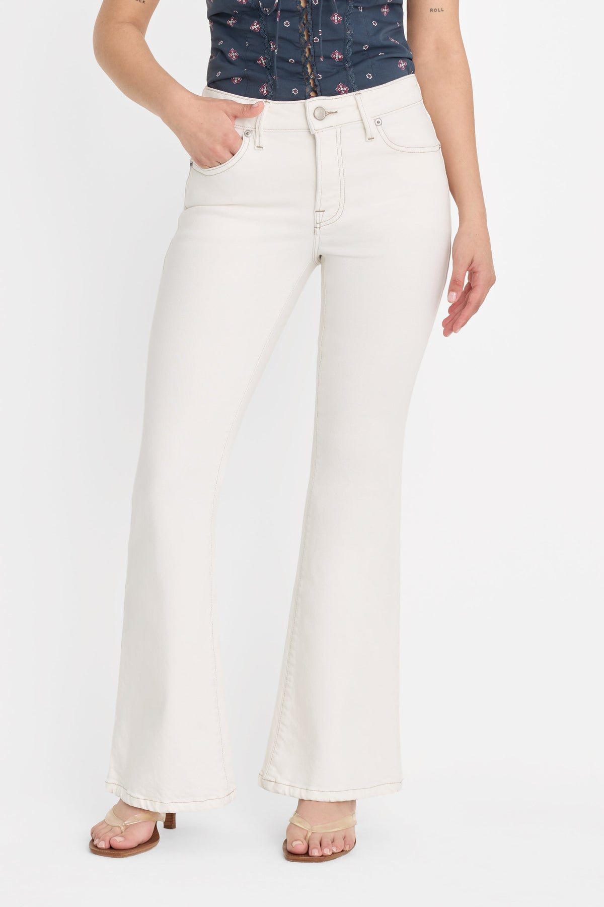 Premium DOLLY JOLEANS PETITE FLARE JEANS VINTAGE WHITE