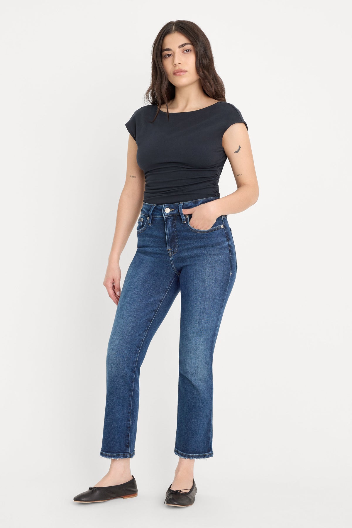 Premium SOFT TECH GOOD PETITE STRAIGHT JEANSINDIGO511
