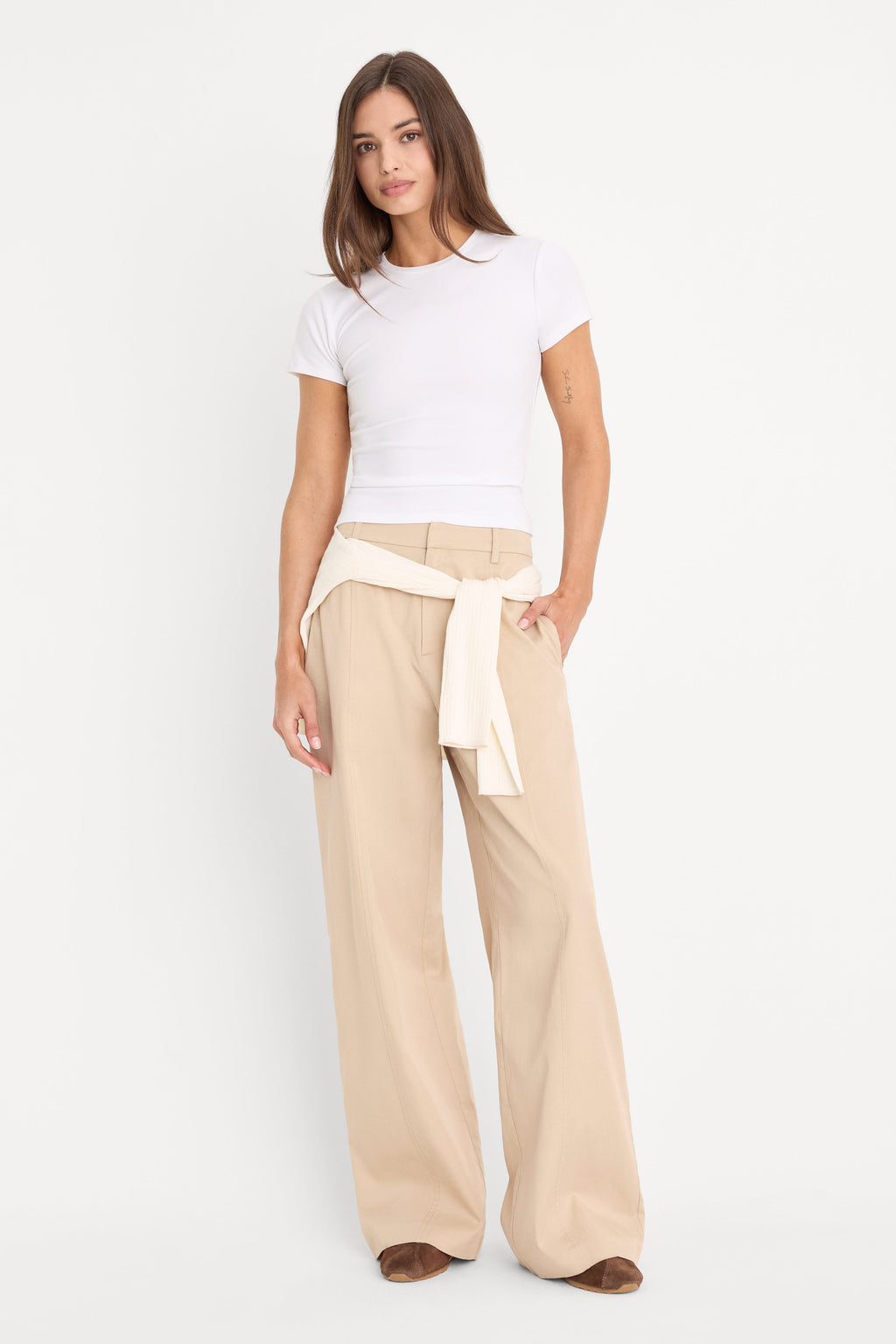 Premium THE SEAMED WIDE LEG TROUSER LIGHT TAUPE
