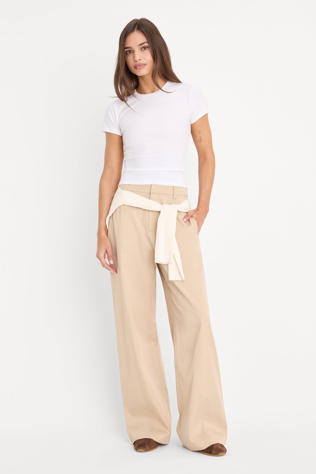 Premium THE SEAMED WIDE LEG TROUSER LIGHT TAUPE