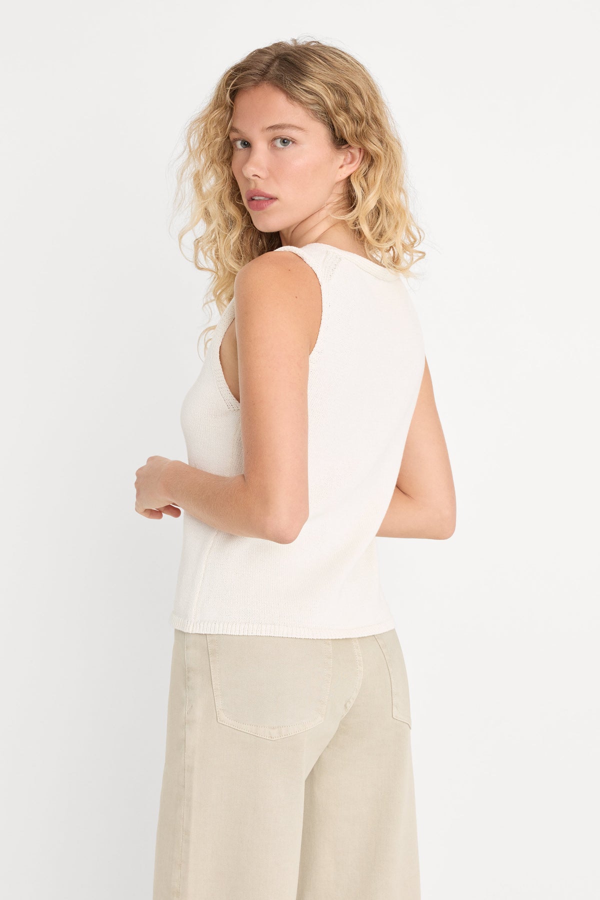 Premium THE KNIT VEST WHITE001