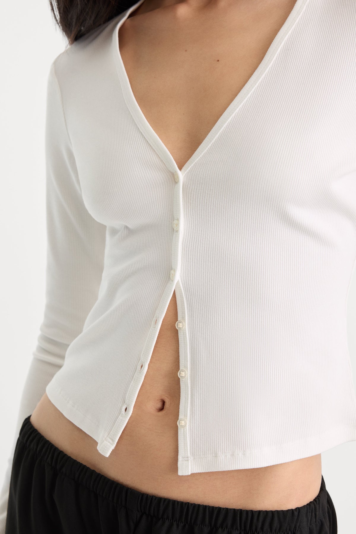 Premium THE RIB V NECK CARDIGAN CHALK