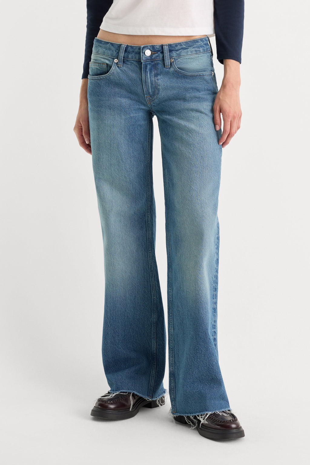 Premium VINTAGE LOW LOOSE JEANS TROUBLED WATER