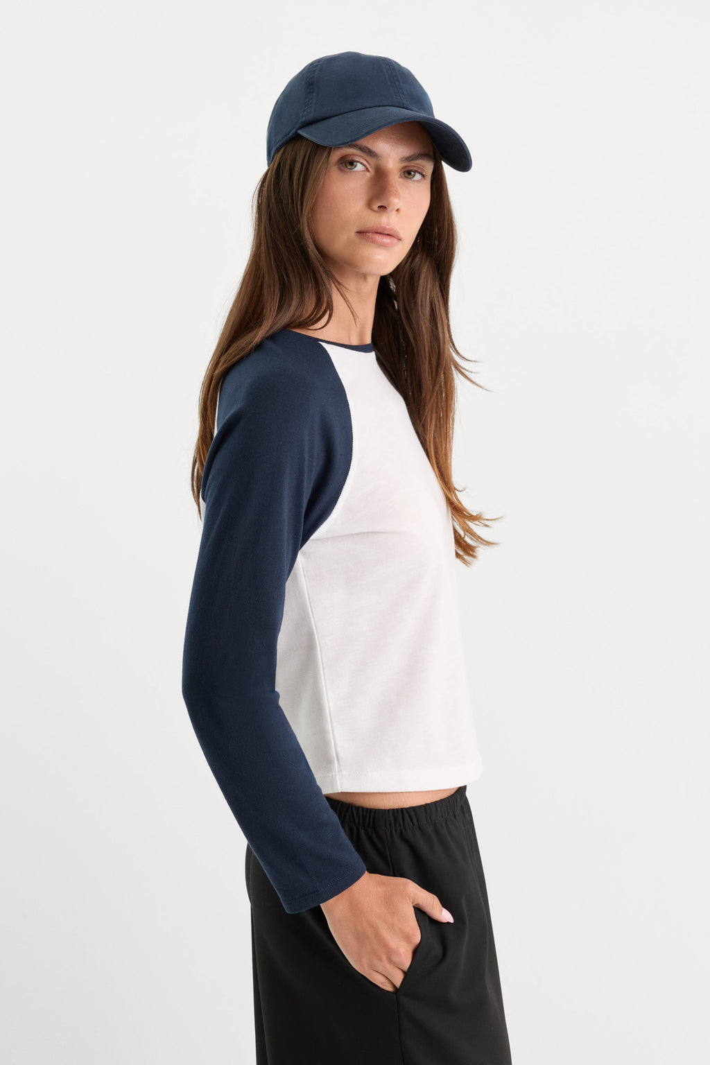 Premium THE LONG SLEEVE RAGLAN TEE CHALK