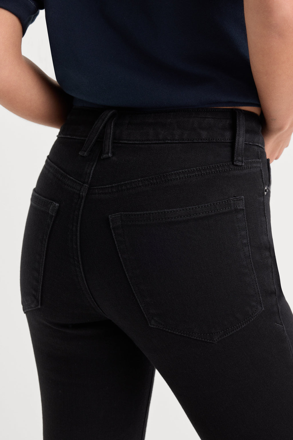 Premium SOFT TECH GOOD LEGS STRAIGHT JEANSBLACK001