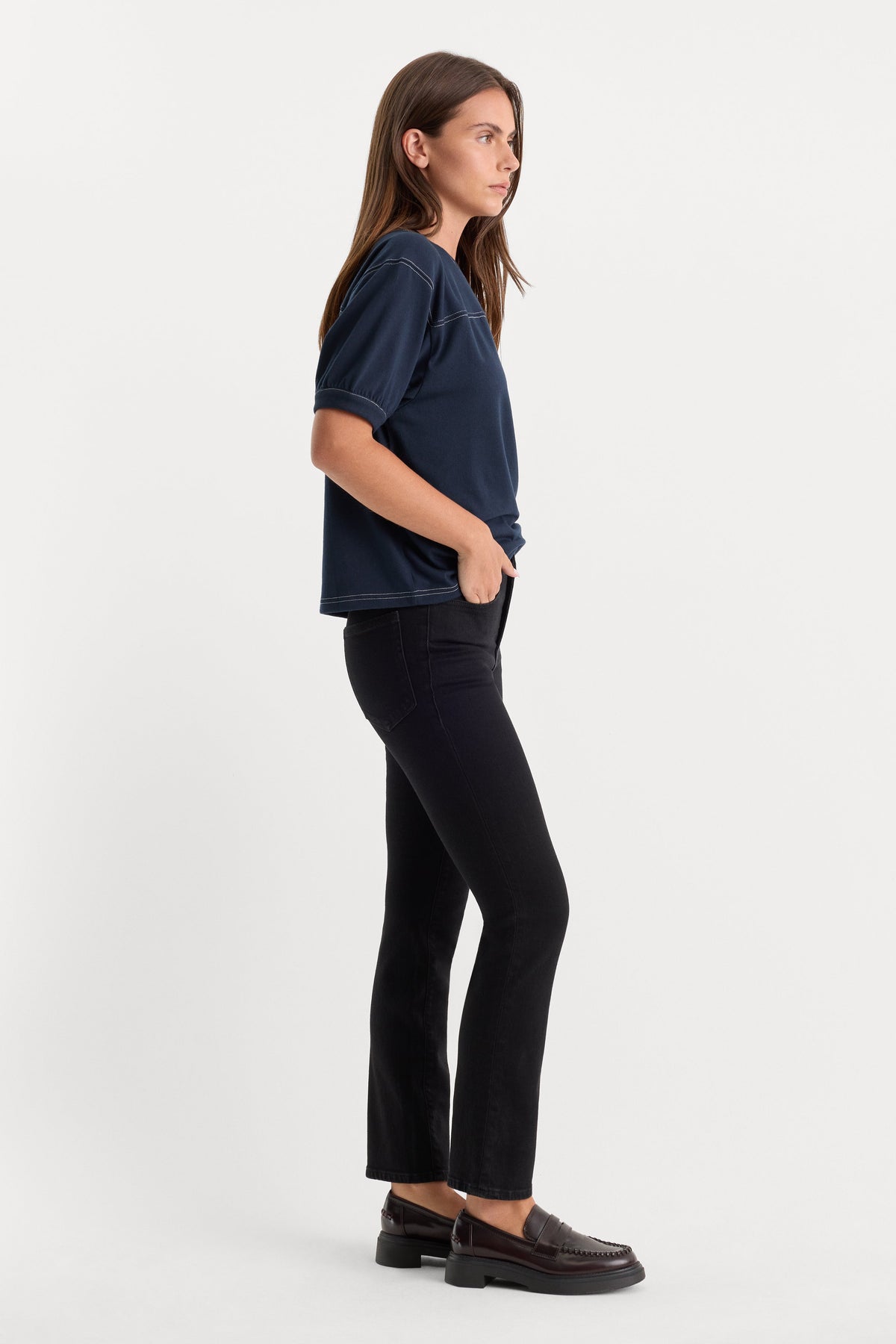 Premium SOFT TECH GOOD PETITE STRAIGHT JEANSBLACK001