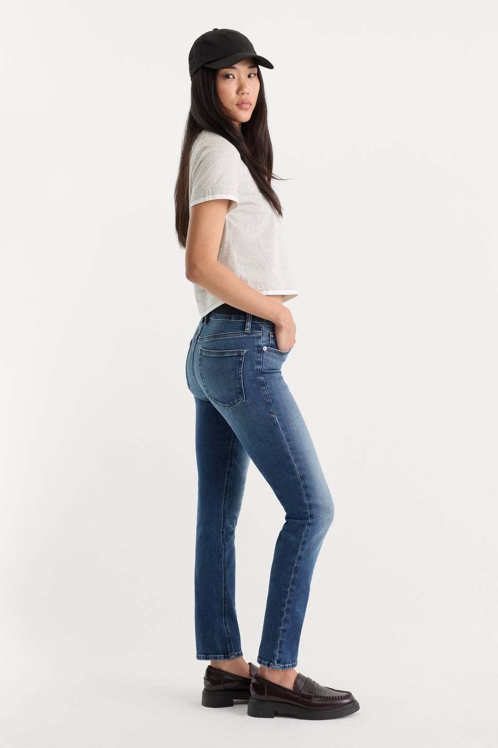 Premium MID RISE CIGARETTE JEANS NEWCREST