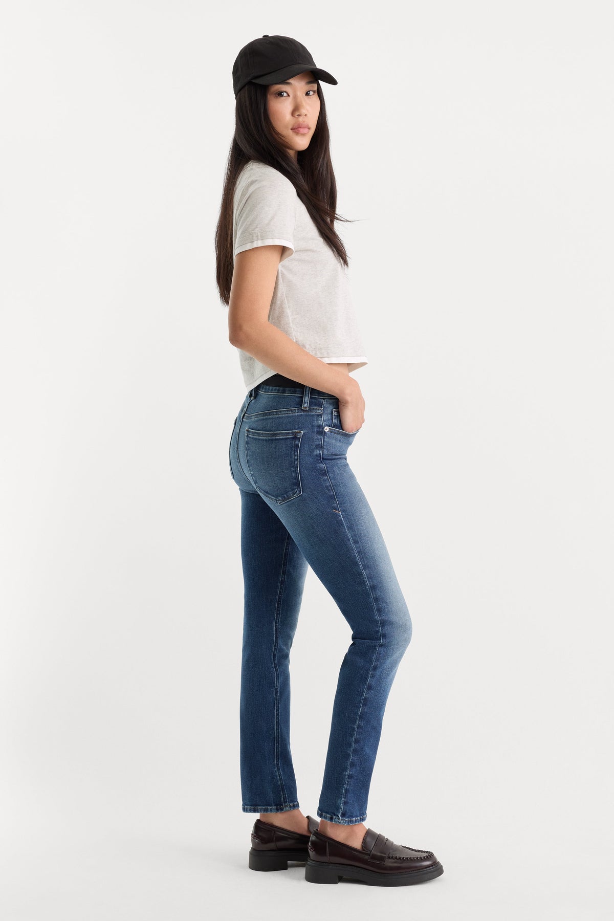Premium MID RISE CIGARETTE JEANS NEWCREST