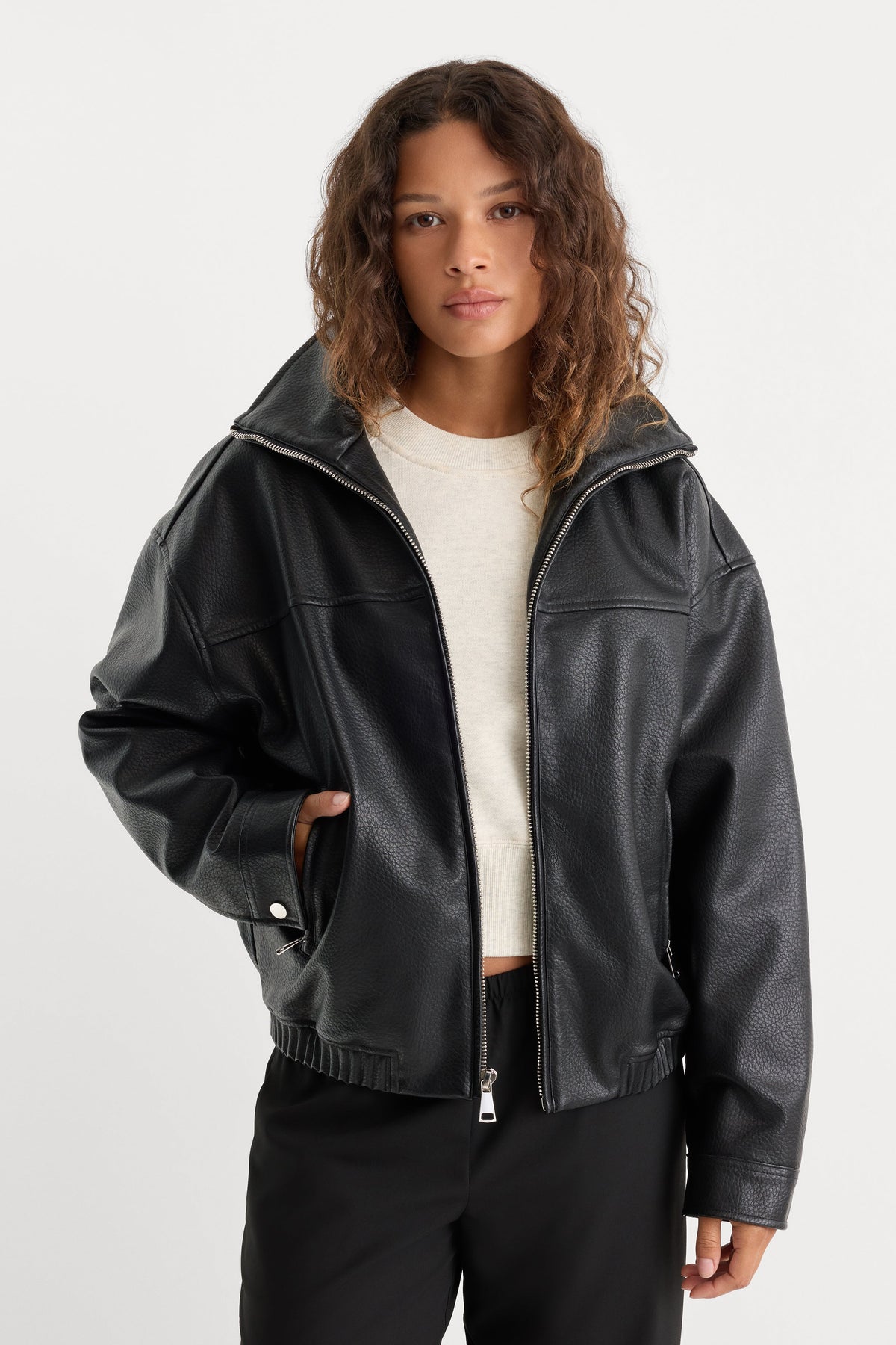 Premium THE BETTER THAN LEATHER FUNNEL JACKET BLACK001