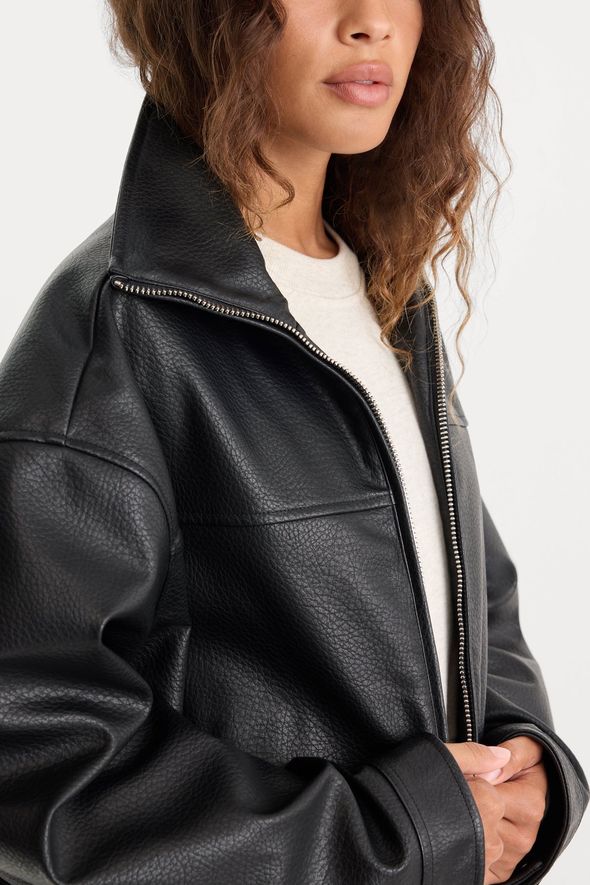 Premium THE BETTER THAN LEATHER FUNNEL JACKET BLACK001