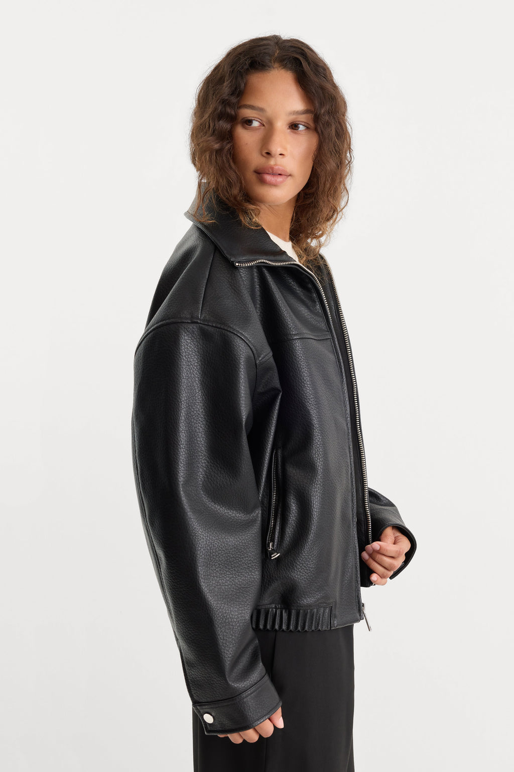 Premium THE BETTER THAN LEATHER FUNNEL JACKET BLACK001