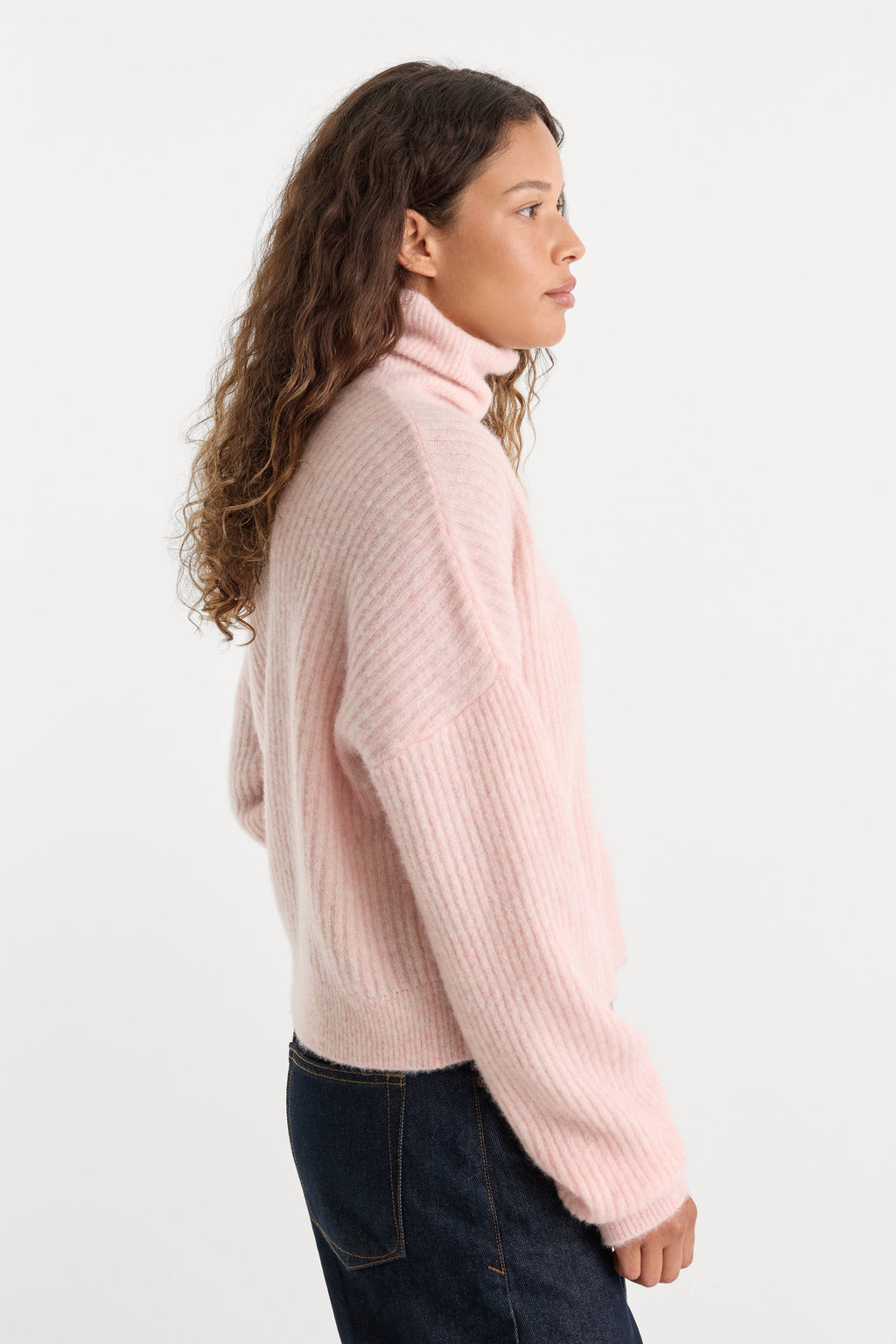 Premium THE OVERSIZED TURTLENECK SWEATER BLUSH