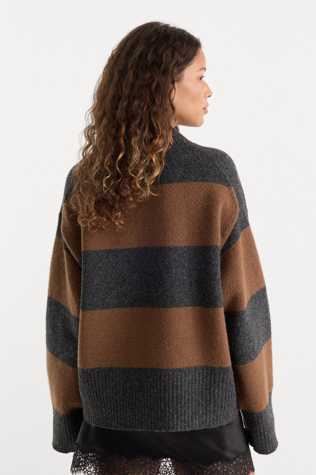 Premium THE OVERSIZED CREW SWEATER CHARCOAL BROWN STRIPE