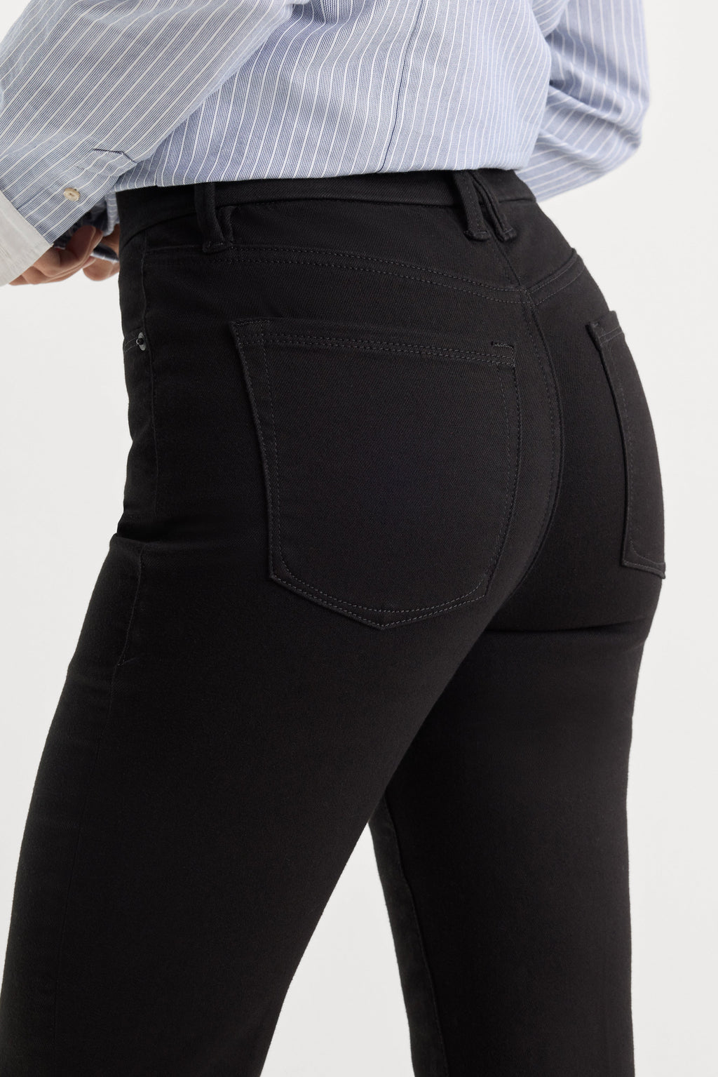Premium NEVER FADE GOOD CLASSIC SLIM BOOTCUT JEANS BLACK