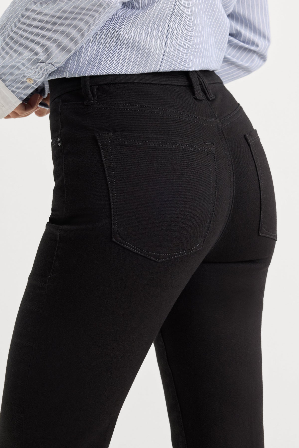 Premium NEVER FADE GOOD CLASSIC SLIM BOOTCUT JEANS BLACK