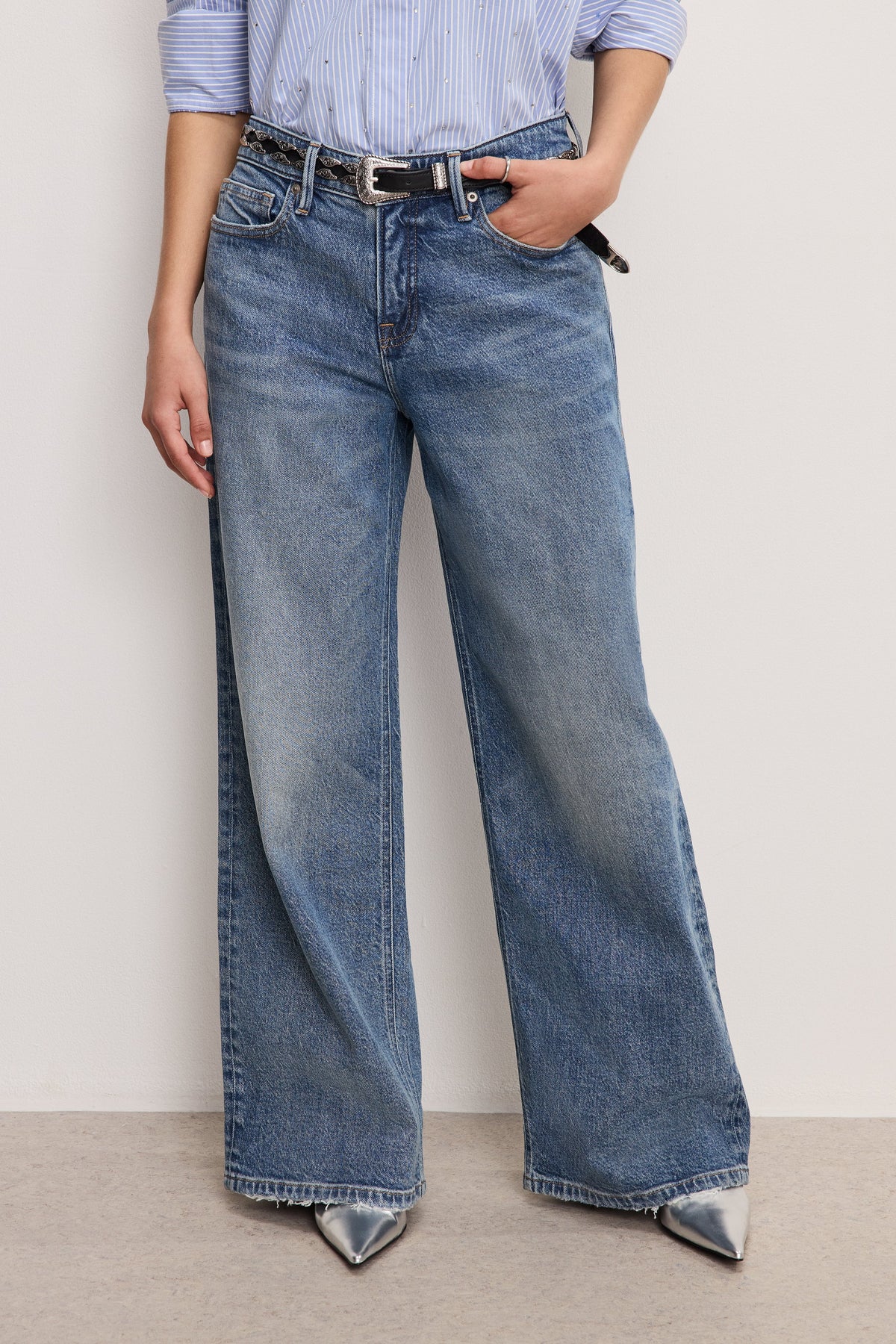 Premium GOOD EASE PETITE RELAXED JEANS INDIGO575
