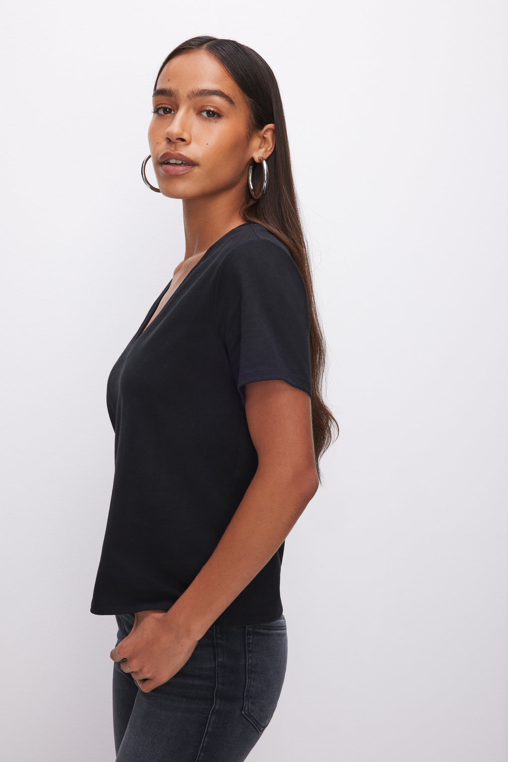 Premium COTTON CLASSIC V-NECK TEE BLACK001