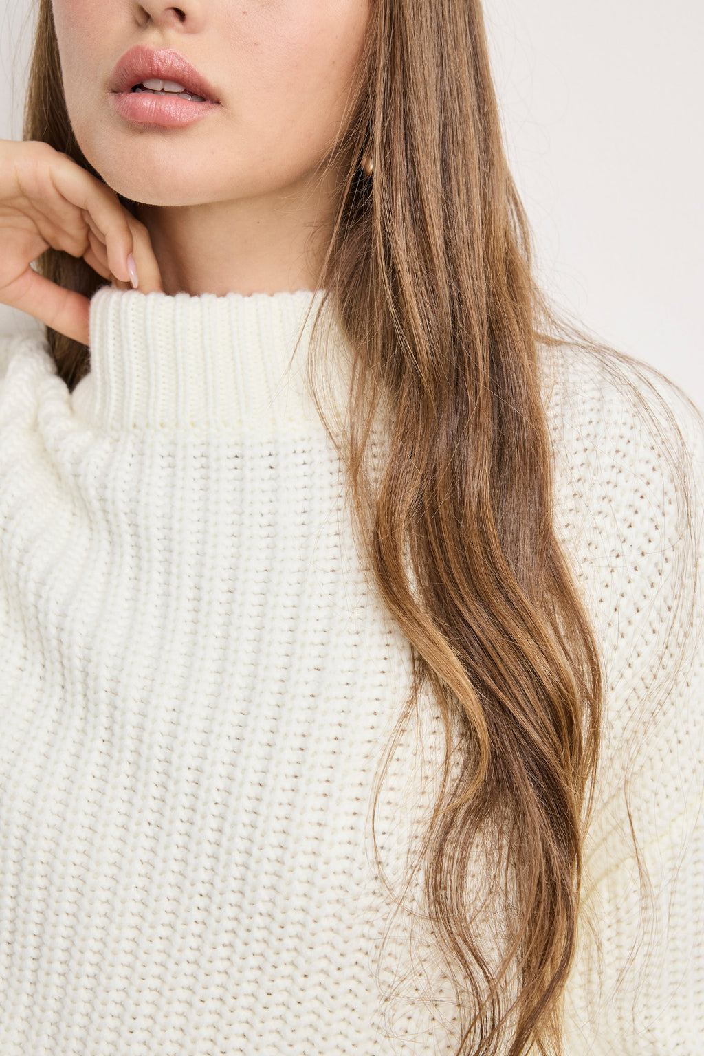 Premium CHUNKY KNIT MOCK NECK SWEATER IVORY003